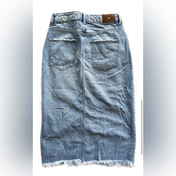 Zara Denim Skirt - Picture 2 of 3